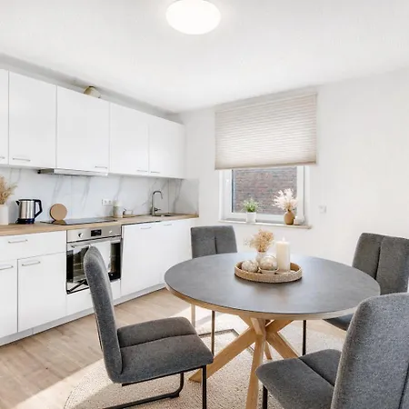 Appartement Helle Mit Grossem Garten In Ruhiger Lage